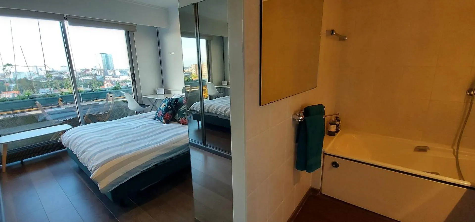 Habitación en casa particular La Cambre - Ensuite Room Bruselas Bélgica